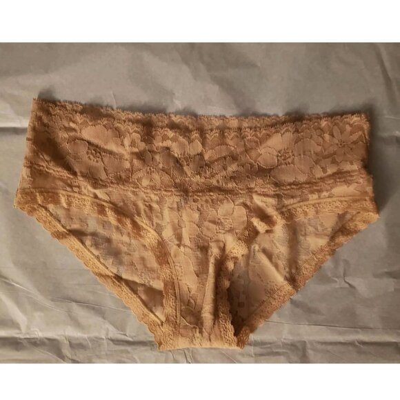Victorias Secret Beige Tan Lace Hiphugger Hipster Panty Underwear Size Small NWT - Picture 1 of 4